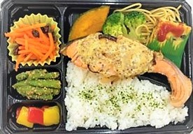 【食物栄養学科】「たっっっぷり野菜が摂れるっちゃ！春の先取り うべ短弁当」の販売が始まります！