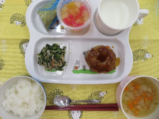 【食物栄養学科】1年生が初めての給食実習を行いました